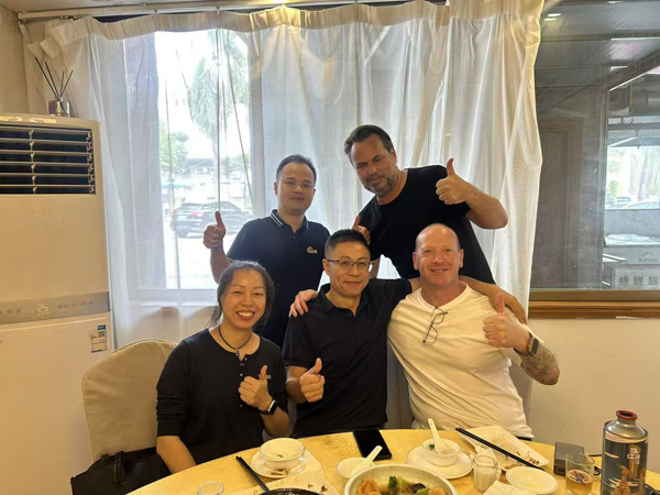 A warm welcome to Australian customers visiting our factory